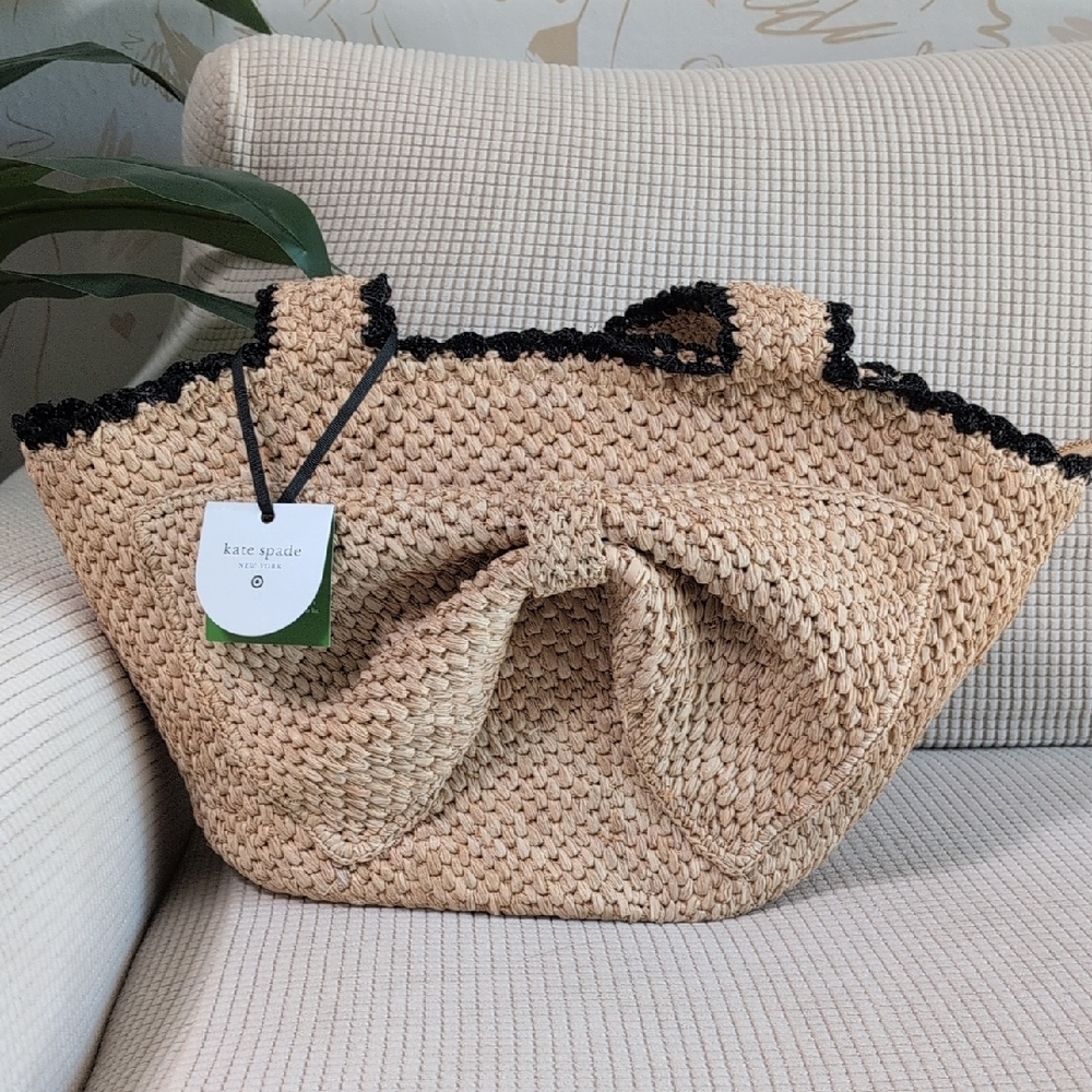 Kate Spade ♠️ x Target 🎯 Tan and Black Tote Bag with Elegant Design